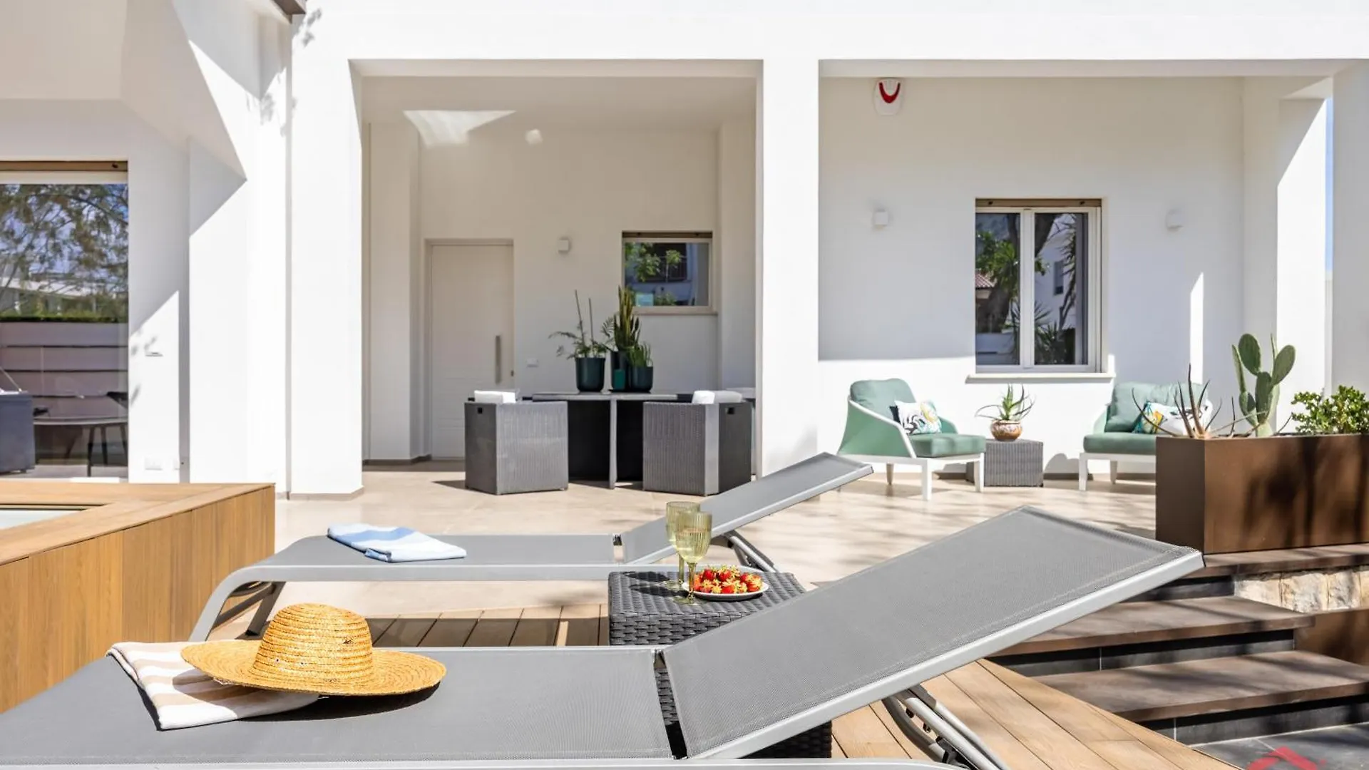 Appartamento In Villa Con Piscina Privata Palermo