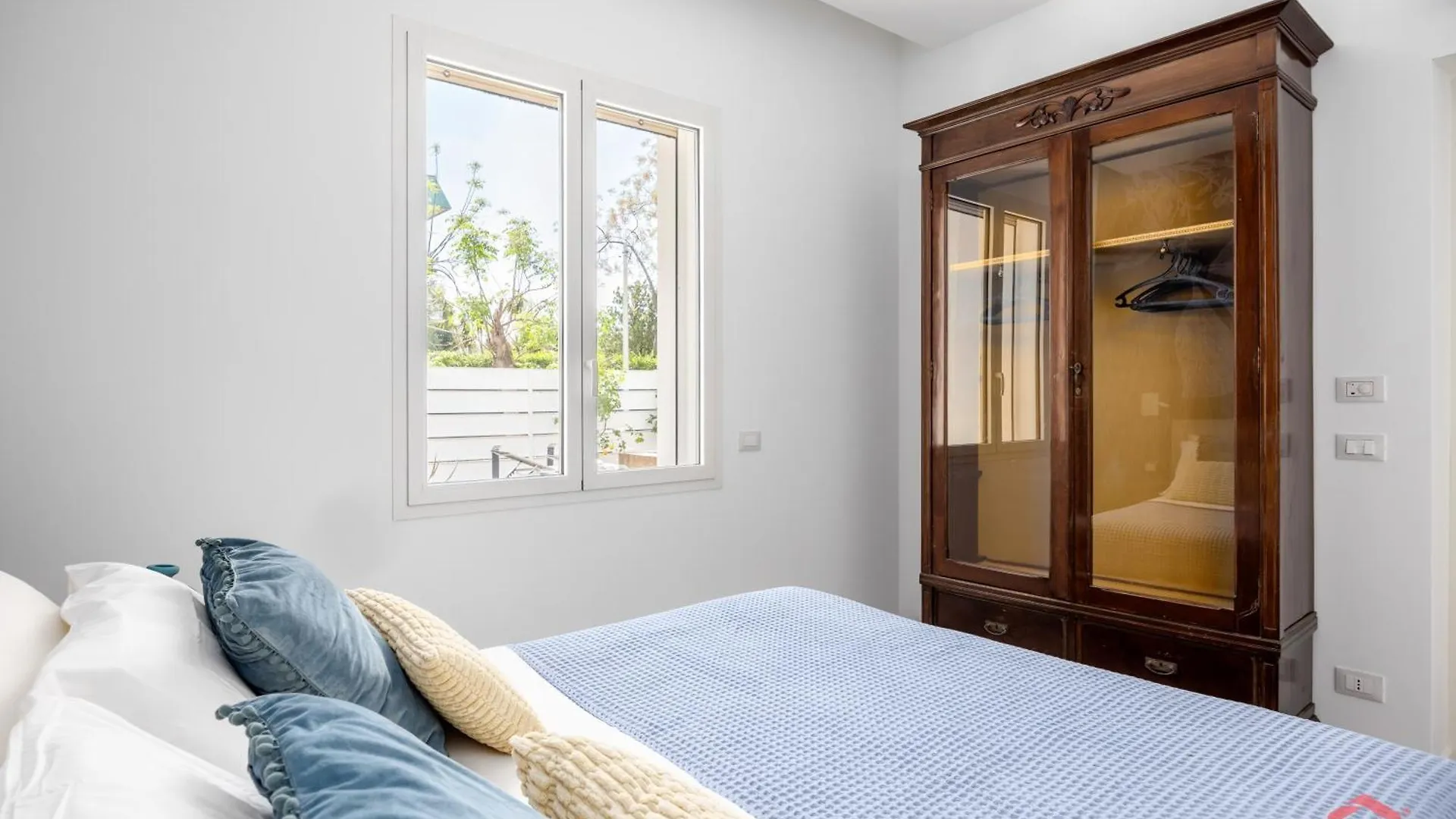 Appartamento In Villa Con Piscina Privata Palermo 0*,